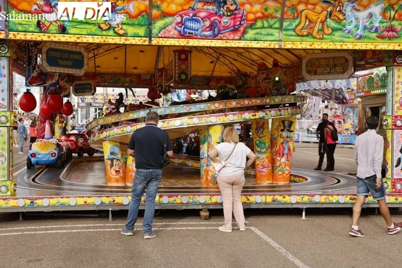 Atracciones en el recinto ferial de la Aldehuela. Foto SALAMANCArtv AL DÍA
