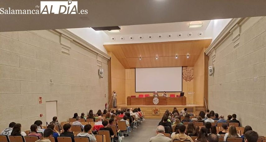 Conferencia para mayores en Salamanca: ¿Me empodero o muero?