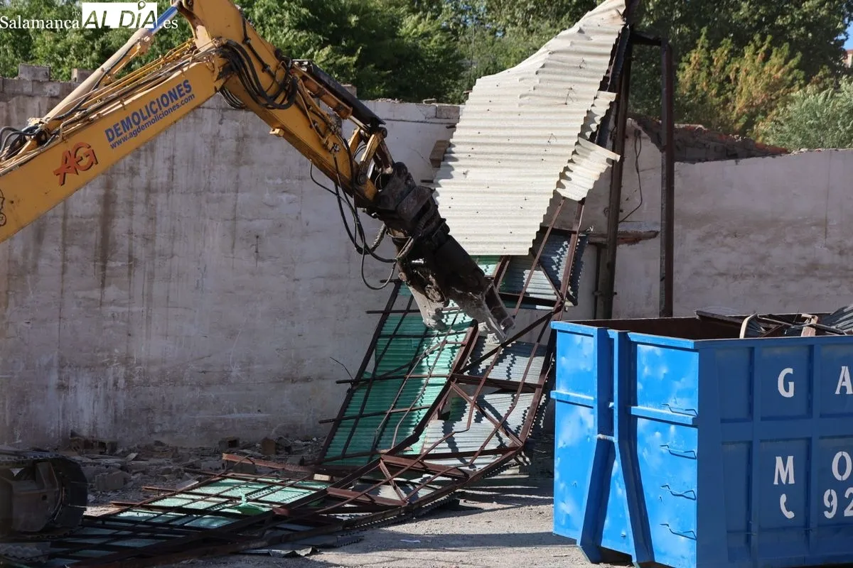 El alcalde de Salamanca, Carlos García Carbayo, visita las obras de urbanización de la Avenida de Salamanca y la calle Río Jordán. Foto de David Sañudo