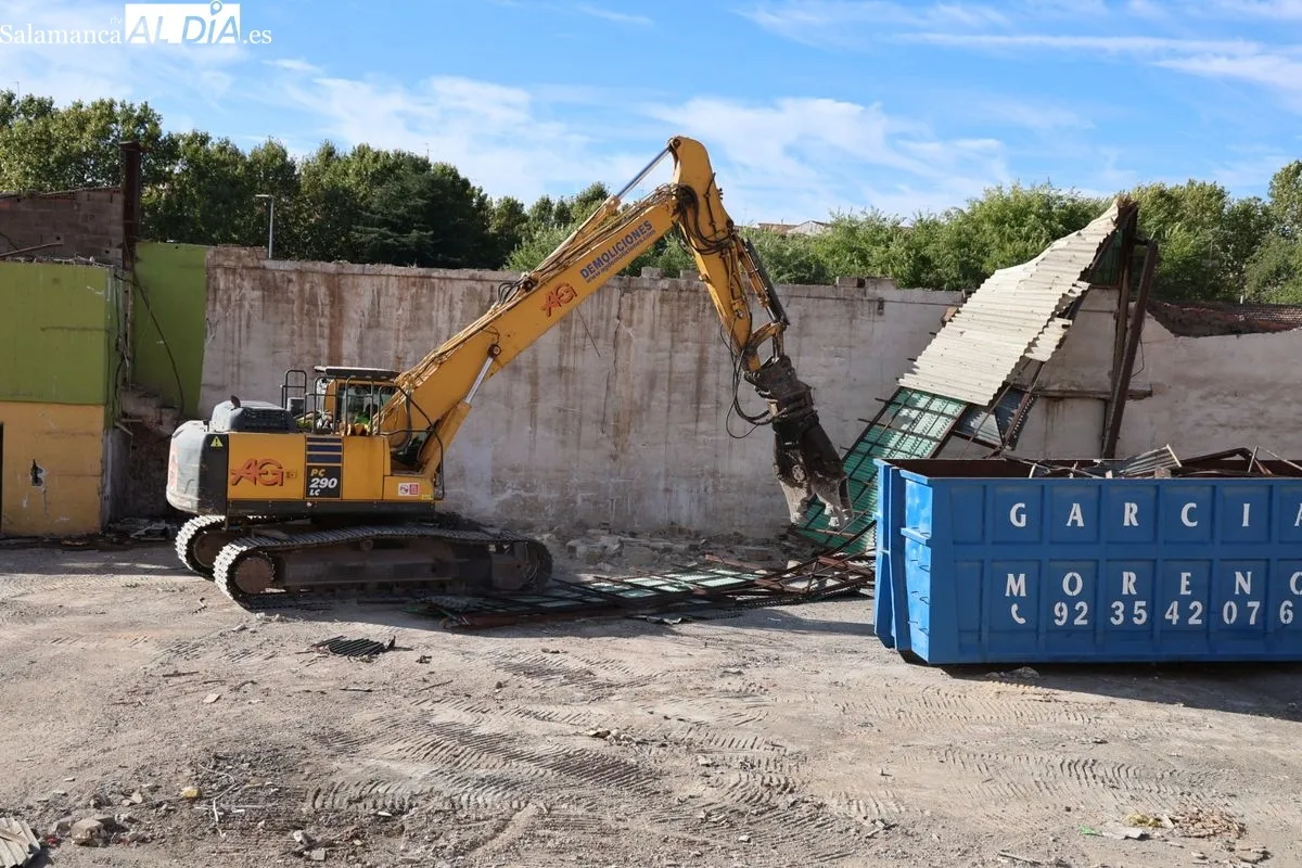El alcalde de Salamanca, Carlos García Carbayo, visita las obras de urbanización de la Avenida de Salamanca y la calle Río Jordán. Foto de David Sañudo