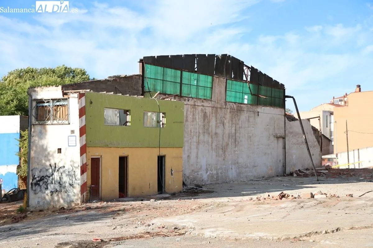 El alcalde de Salamanca, Carlos García Carbayo, visita las obras de urbanización de la Avenida de Salamanca y la calle Río Jordán. Foto de David Sañudo