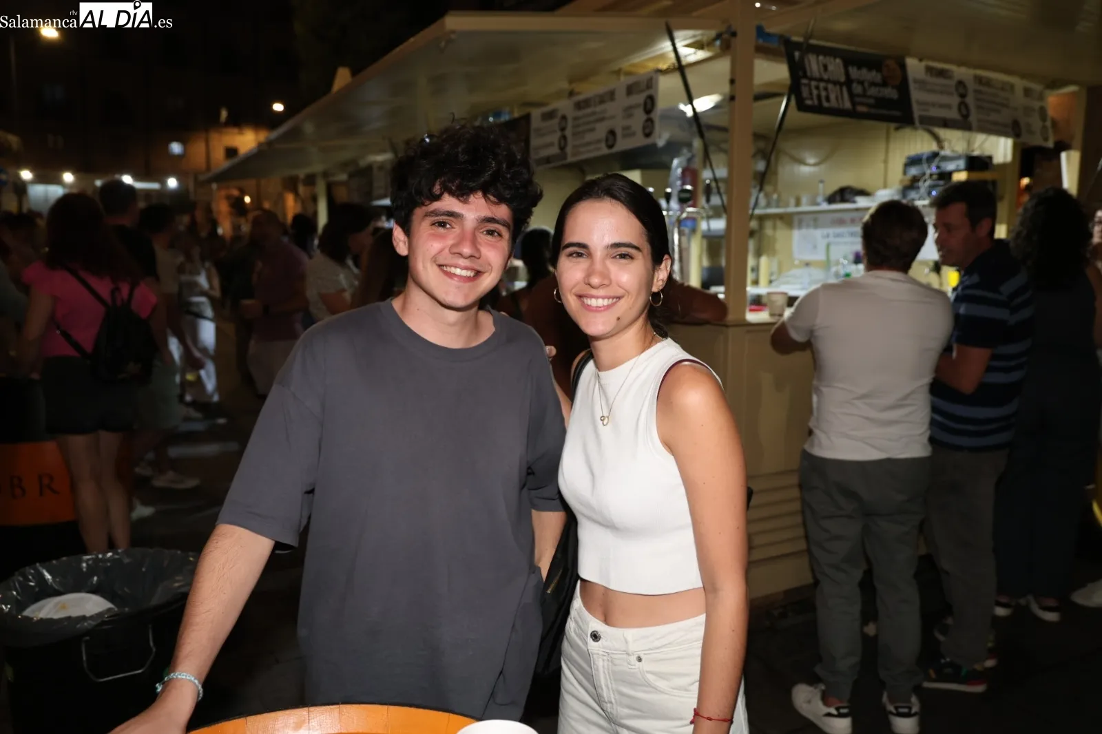 Ambiente en las casetas de la plaza del Mercado | Fotos: David Sañudo