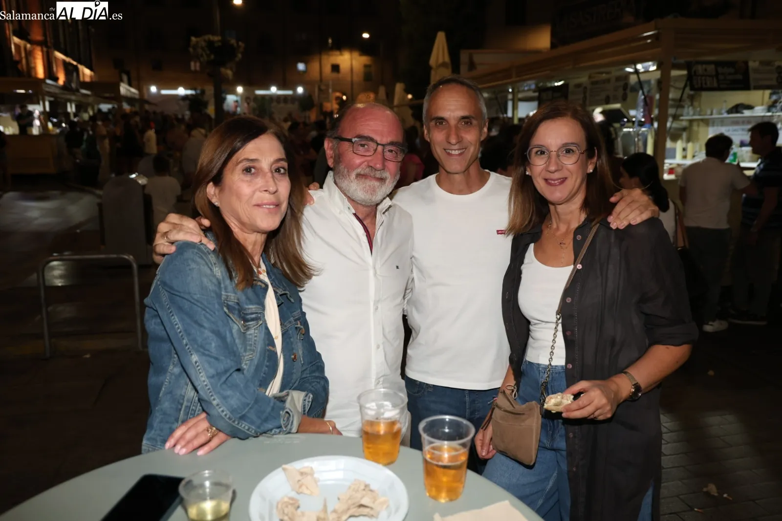 Ambiente en las casetas de la plaza del Mercado | Fotos: David Sañudo