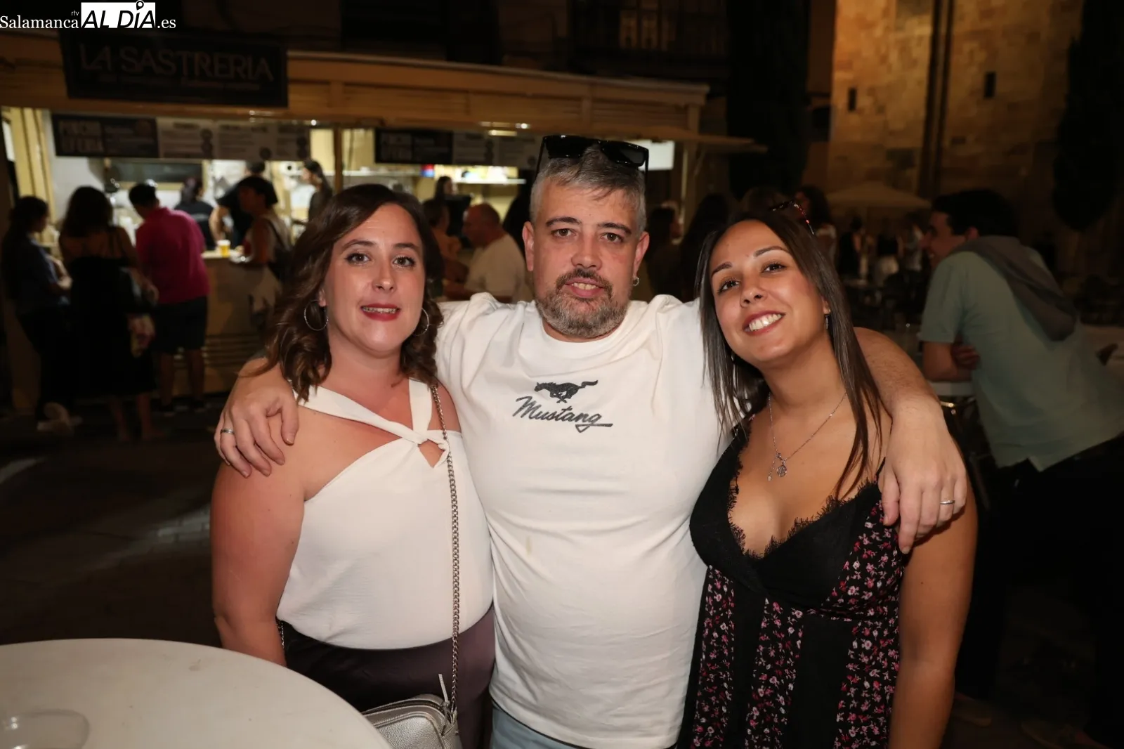 Ambiente en las casetas de la plaza del Mercado | Fotos: David Sañudo