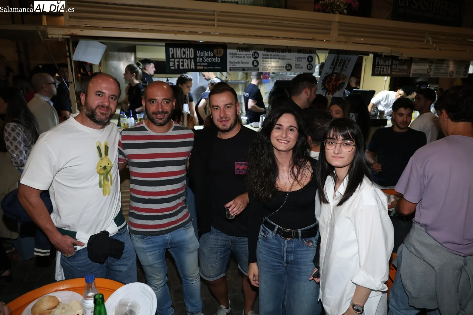 Ambiente en las casetas de la plaza del Mercado | Fotos: David Sañudo
