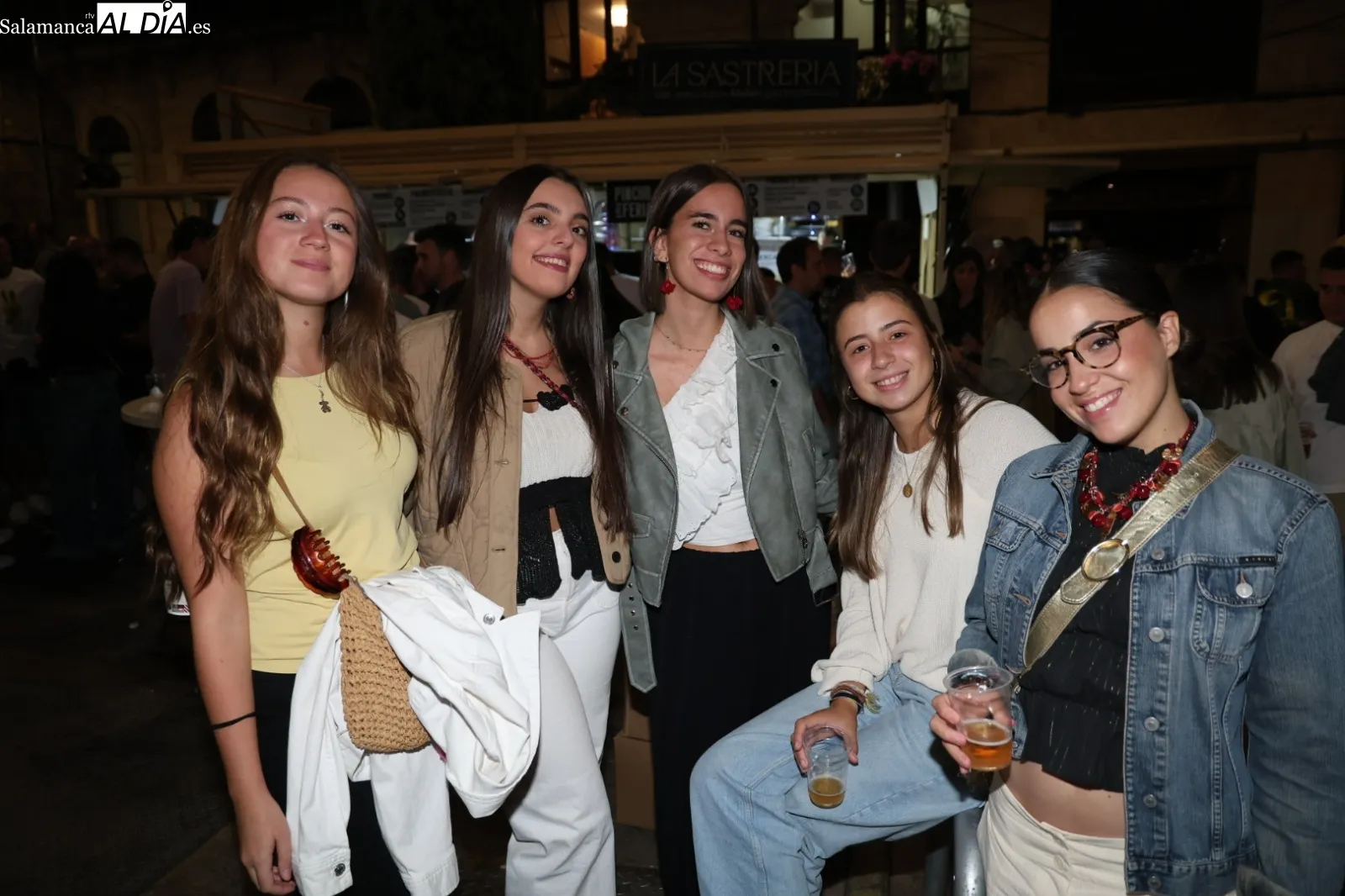 Ambiente en las casetas de la plaza del Mercado | Fotos: David Sañudo