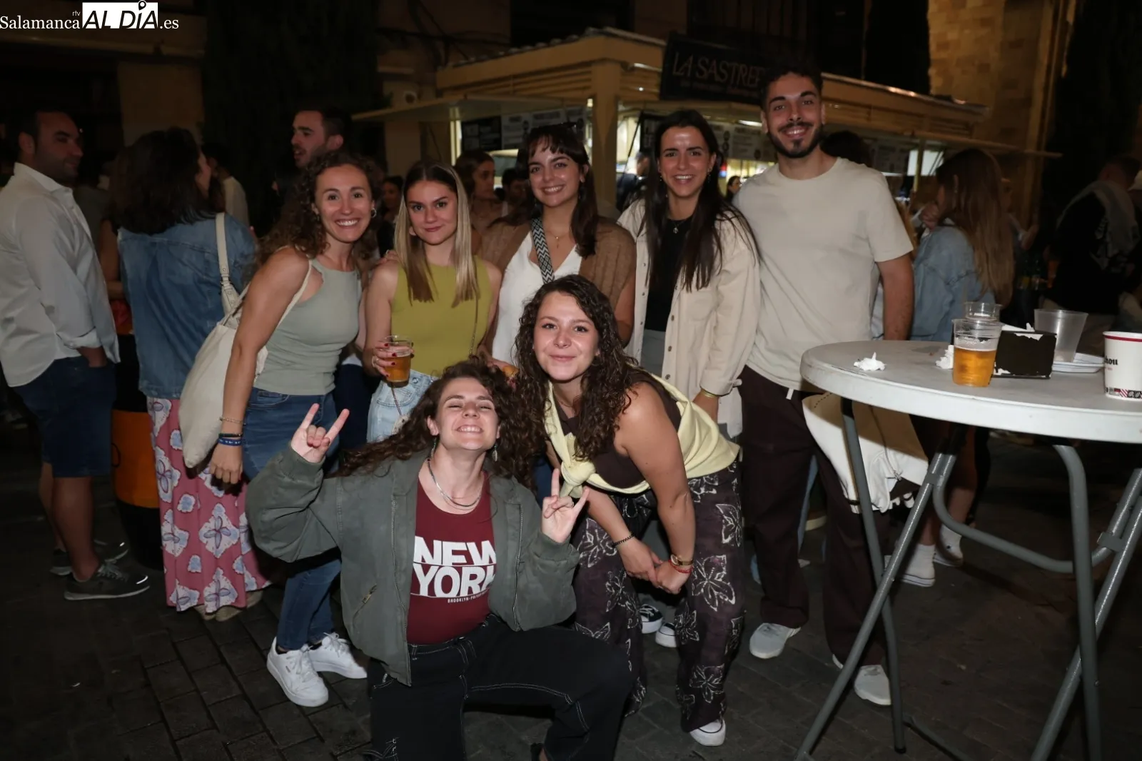 Ambiente en las casetas de la plaza del Mercado | Fotos: David Sañudo