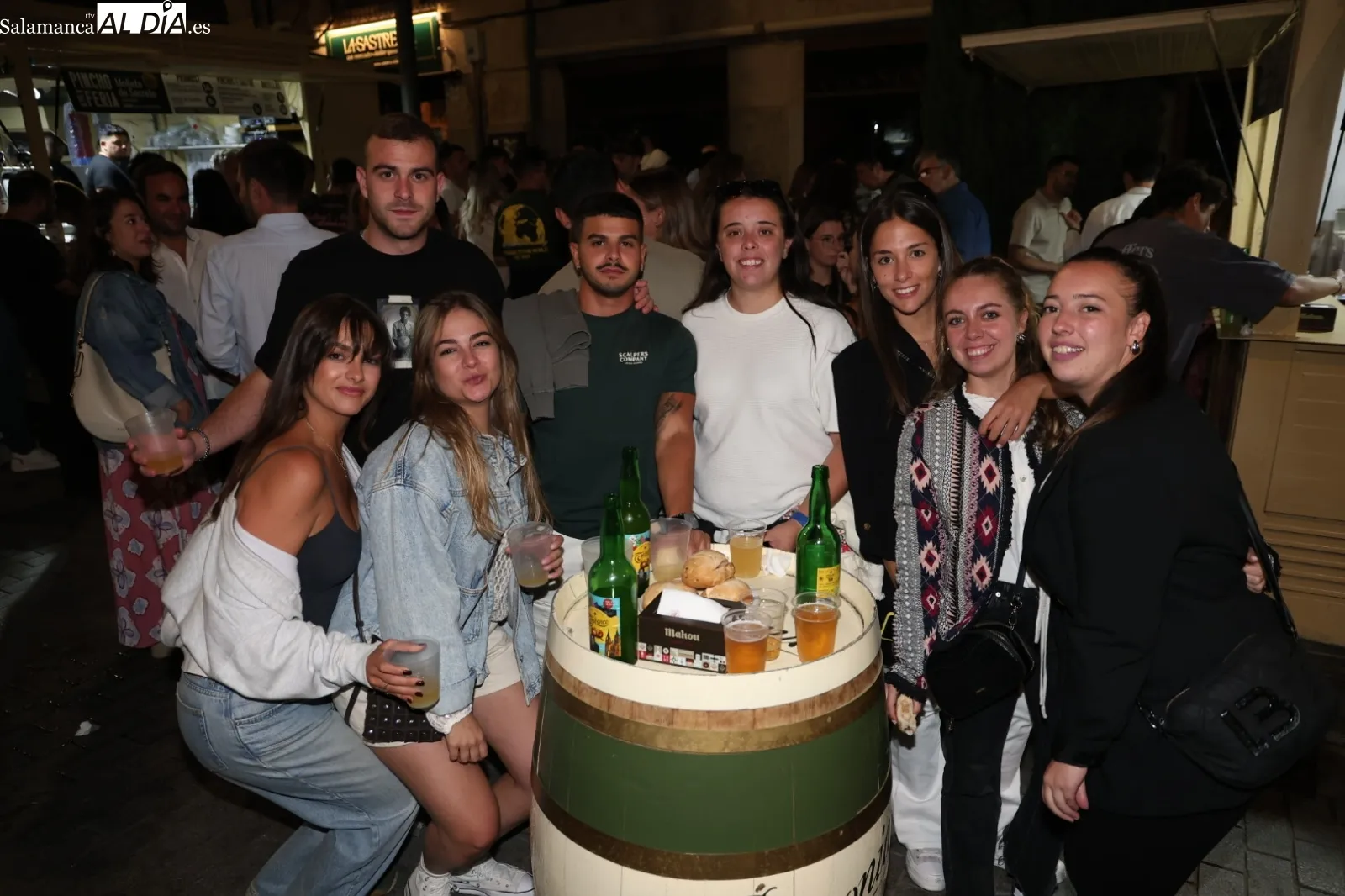 Ambiente en las casetas de la plaza del Mercado | Fotos: David Sañudo