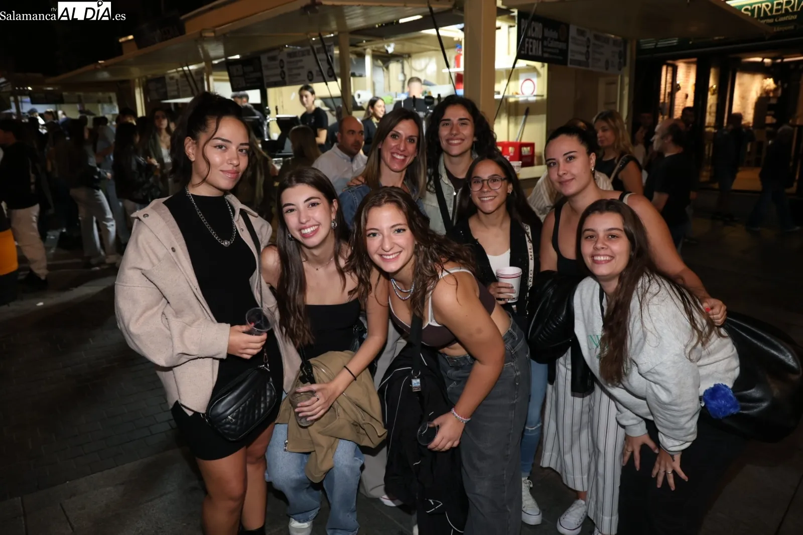 Ambiente en las casetas de la plaza del Mercado | Fotos: David Sañudo