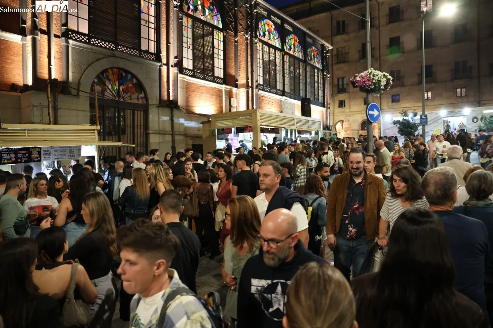 Ambiente en las casetas de la plaza del Mercado | Fotos: David Sañudo