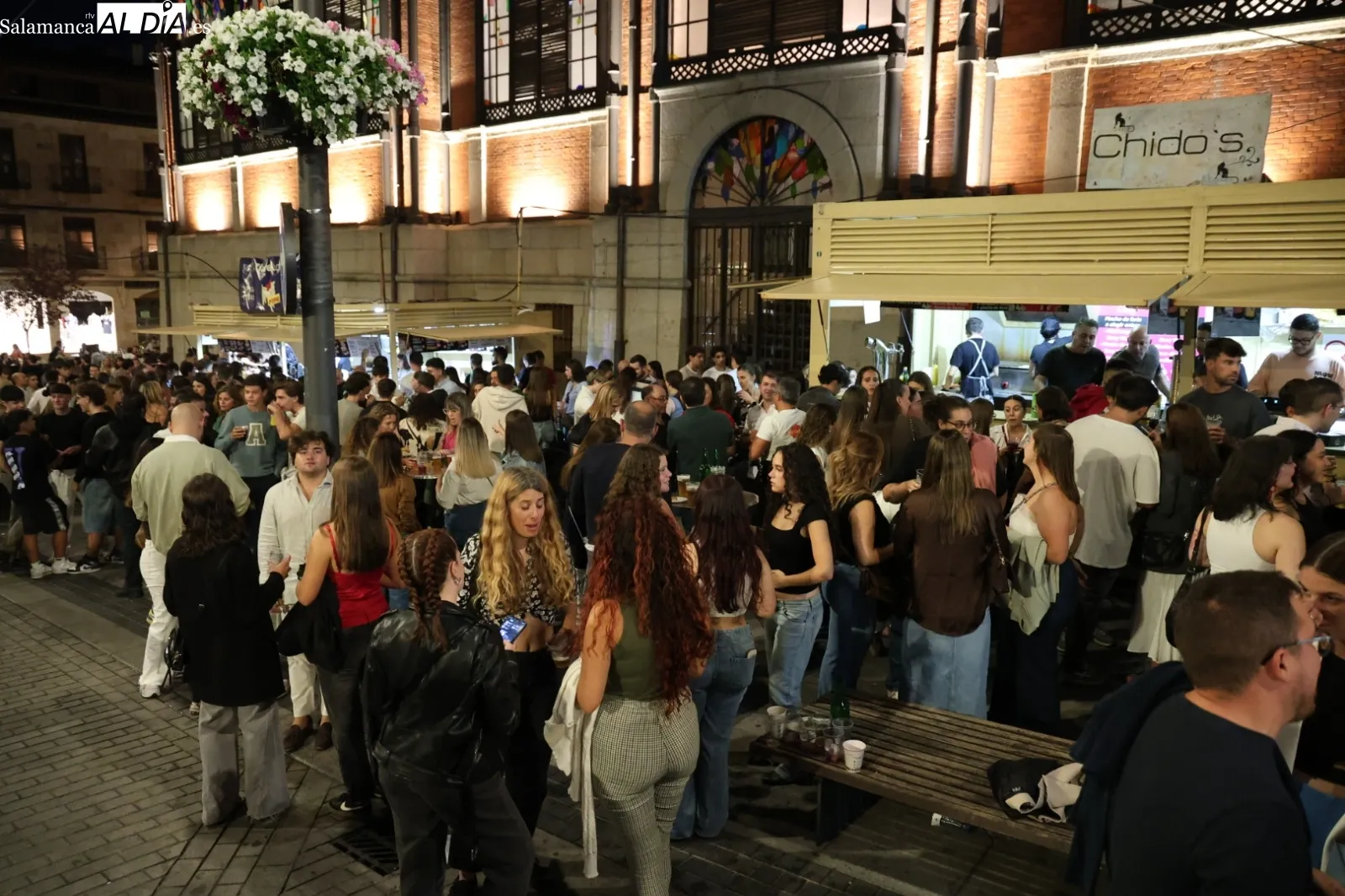 Ambiente en las casetas de la plaza del Mercado | Fotos: David Sañudo