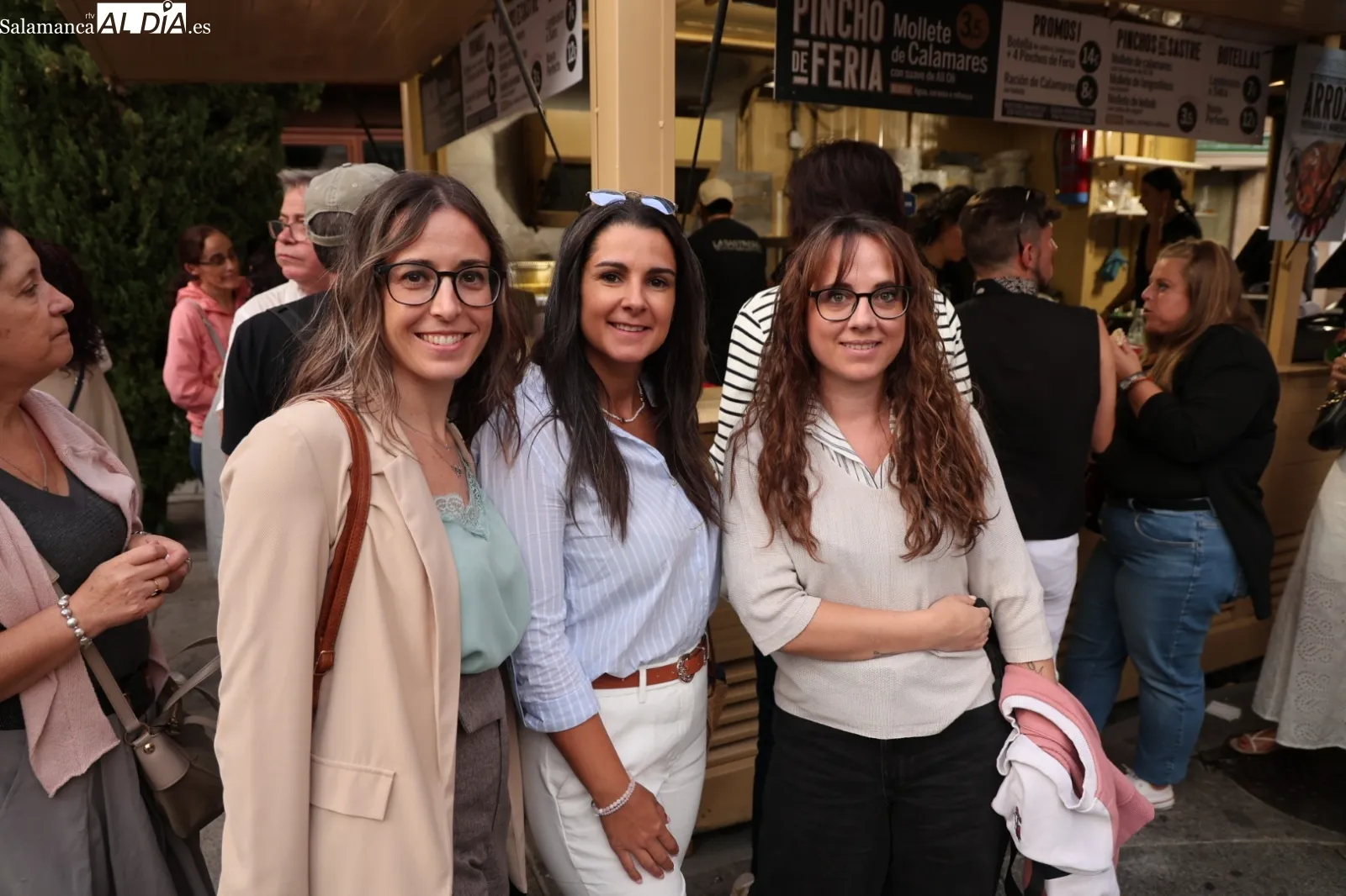 Casetas en la plaza del Mercado este domingo | Fotos: David Sañudo