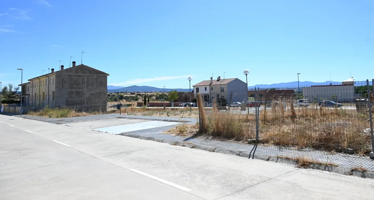 Foto 2 - 65 personas muestran su inter&eacute;s por comprar vivienda p&uacute;blica en Ciudad Rodrigo