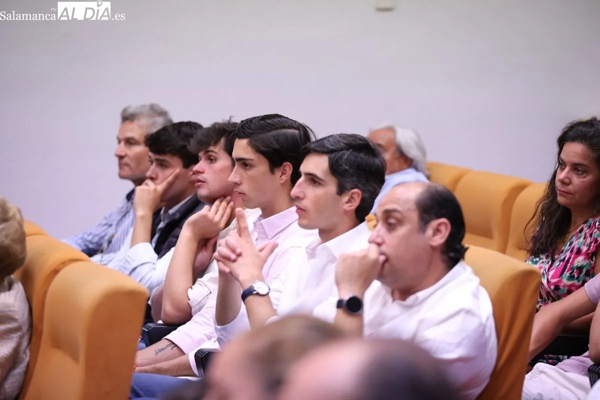 Mesa redonda. | La Escuela de Tauromaquia de Salamanca celebra 40 años de historia | FOTOS: David Sañudo