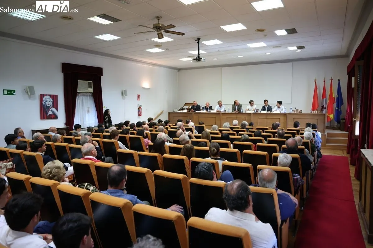 Mesa redonda. | La Escuela de Tauromaquia de Salamanca celebra 40 años de historia | FOTOS: David Sañudo