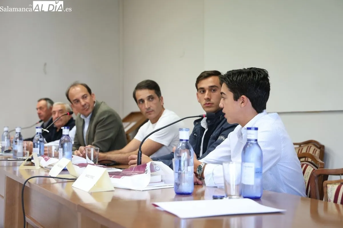 Mesa redonda. | La Escuela de Tauromaquia de Salamanca celebra 40 años de historia | FOTOS: David Sañudo