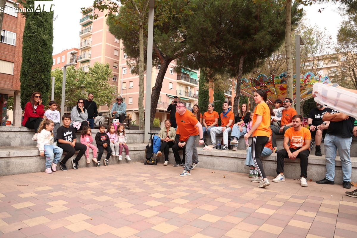 Lanzamiento de hueso de aceituna en las fiestas de Garrido