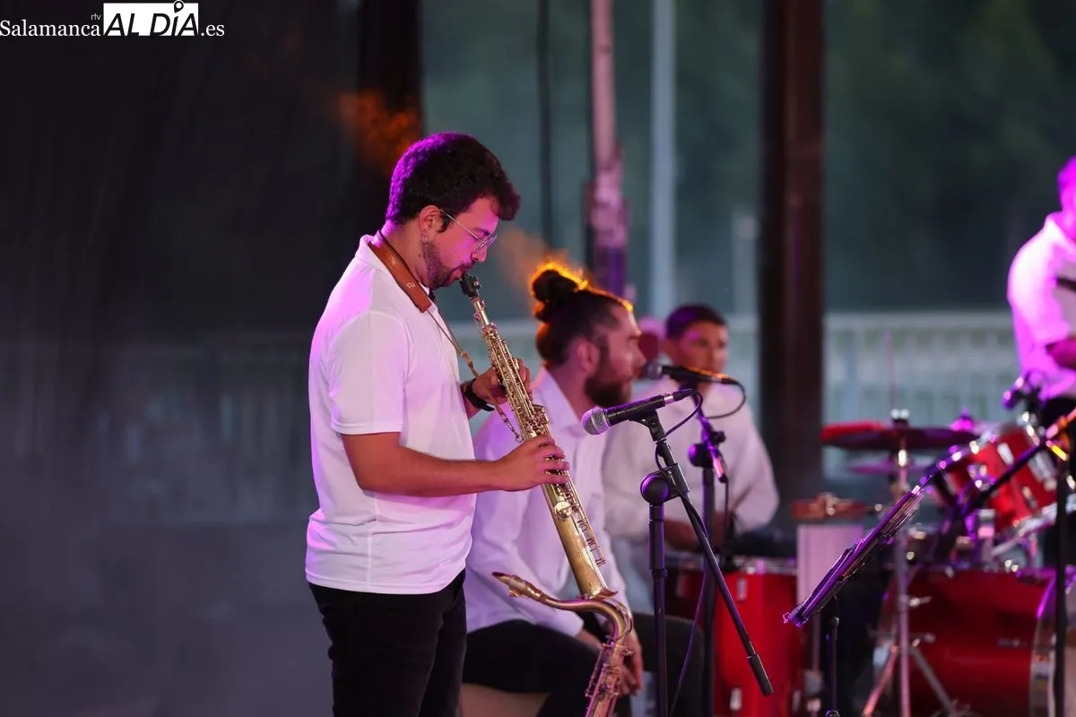 Diego Jiménez triunfa en casa, en Salamanca, con su fusión de flamenco, pop y salsa