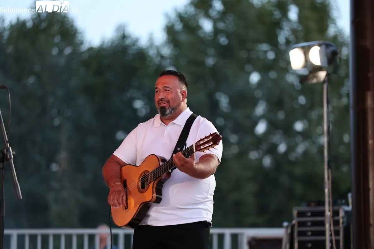 Diego Jiménez triunfa en casa, en Salamanca, con su fusión de flamenco, pop y salsa