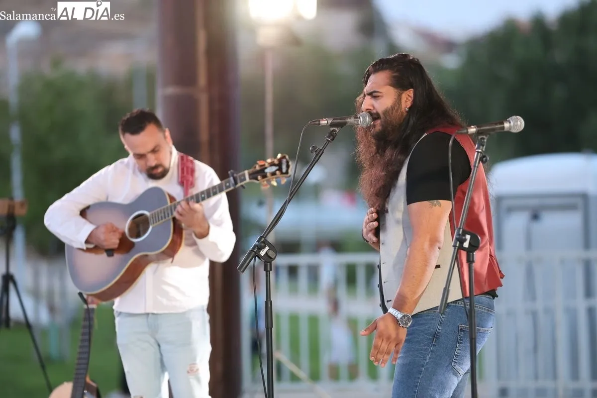 Diego Jiménez triunfa en casa, en Salamanca, con su fusión de flamenco, pop y salsa