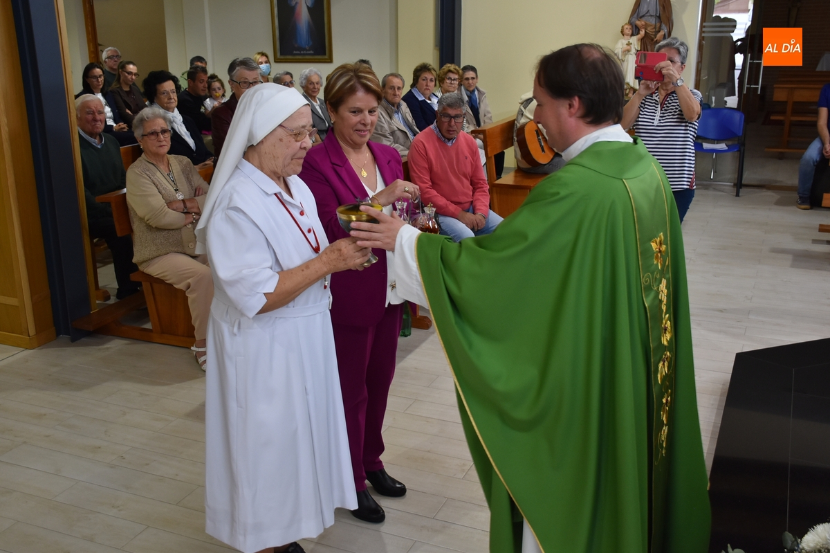 Teresa Herrero celebra sus 60 años como comboniana arropada por los fieles de El Salvador