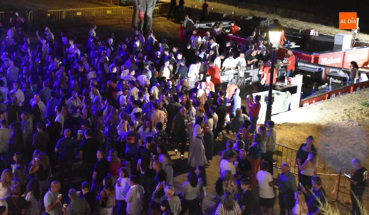 Foto 6 - P&uacute;blico de todas las edades vibra con DJ Nano en la cita del Sonorama Ribera en Ciudad Rodrigo