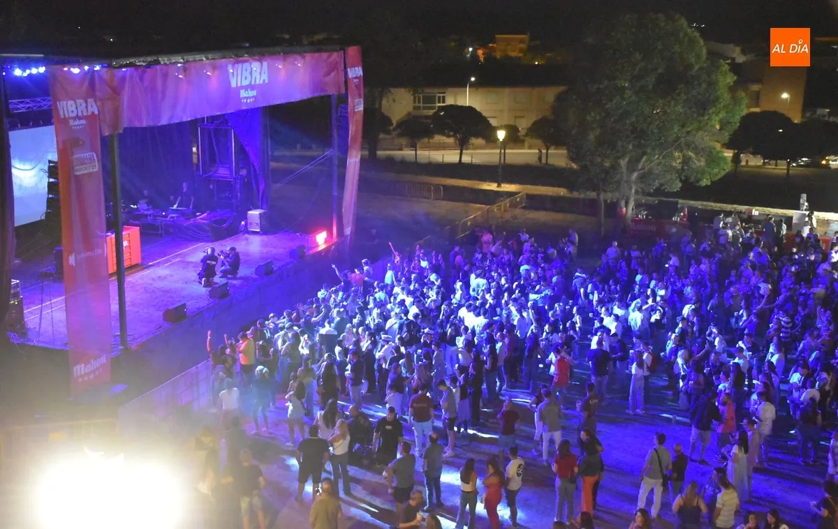 Foto 7 - P&uacute;blico de todas las edades vibra con DJ Nano en la cita del Sonorama Ribera en Ciudad Rodrigo