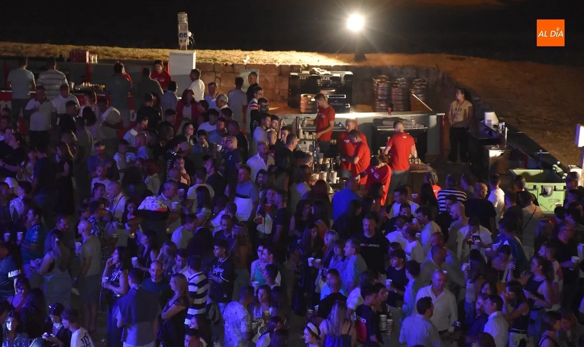 Foto 10 - P&uacute;blico de todas las edades vibra con DJ Nano en la cita del Sonorama Ribera en Ciudad Rodrigo