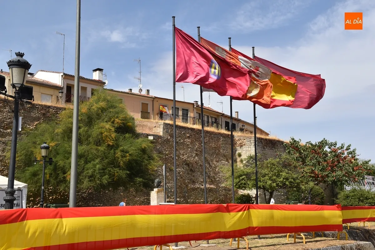 Foto 5 - Ultimados la pista de arena de la Plaza Mayor y el cuadrilongo del foso