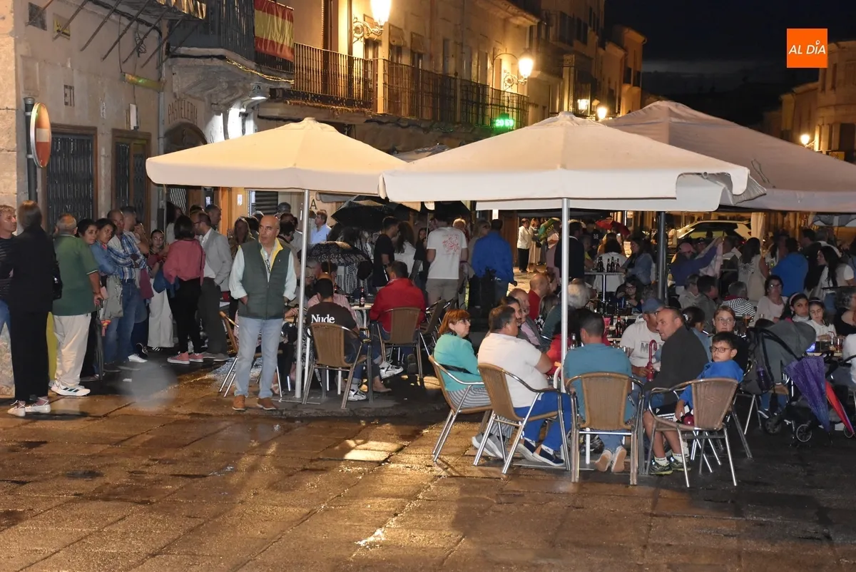 Foto 2 - El cielo respeta la m&uacute;ltiple apertura de la Feria del Caballo tras una tarde pasada por agua