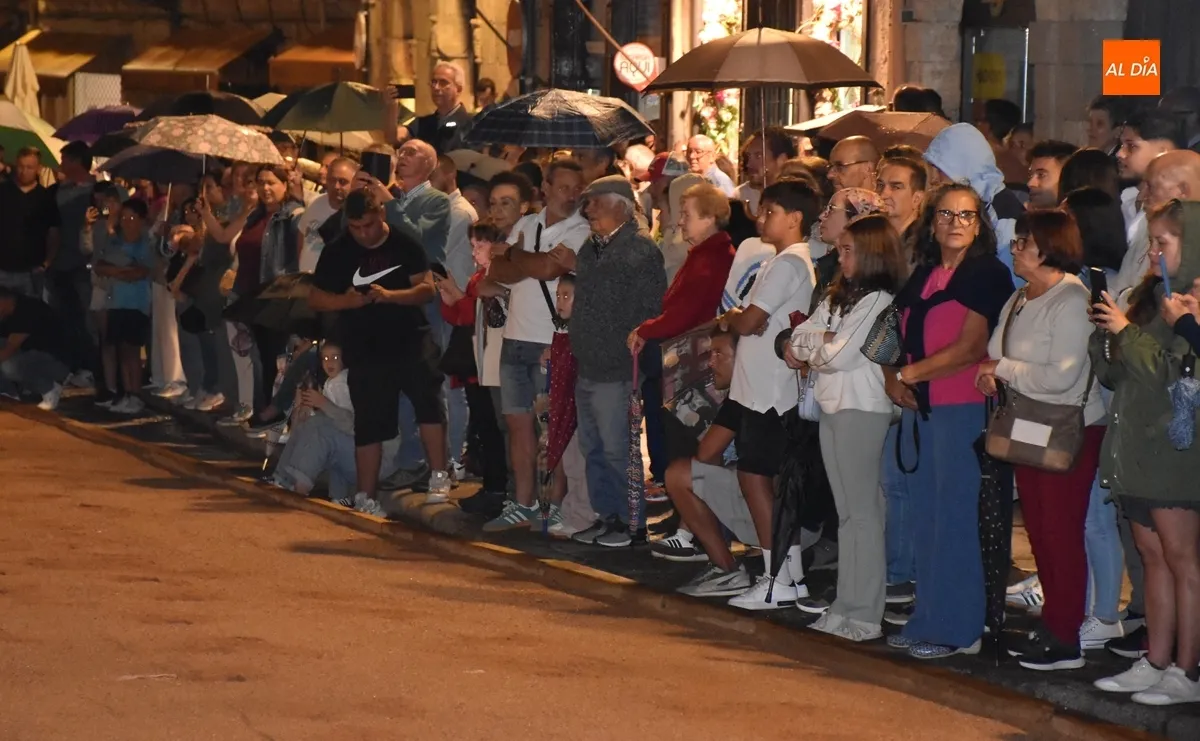 Foto 3 - El cielo respeta la m&uacute;ltiple apertura de la Feria del Caballo tras una tarde pasada por agua