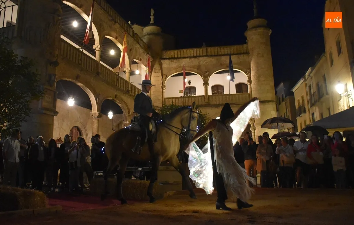Foto 6 - El cielo respeta la m&uacute;ltiple apertura de la Feria del Caballo tras una tarde pasada por agua