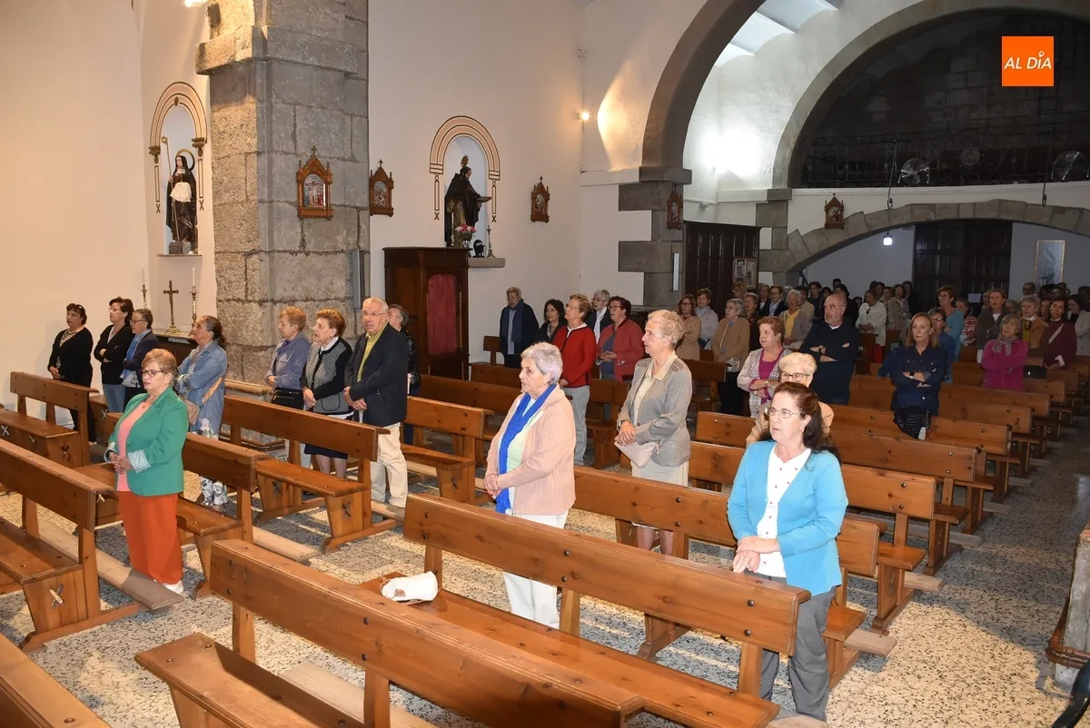 Foto 4 - Unas 80 fieles abren con el Rosario de la Aurora el d&iacute;a grande de la Virgen de la Pe&ntilde;a