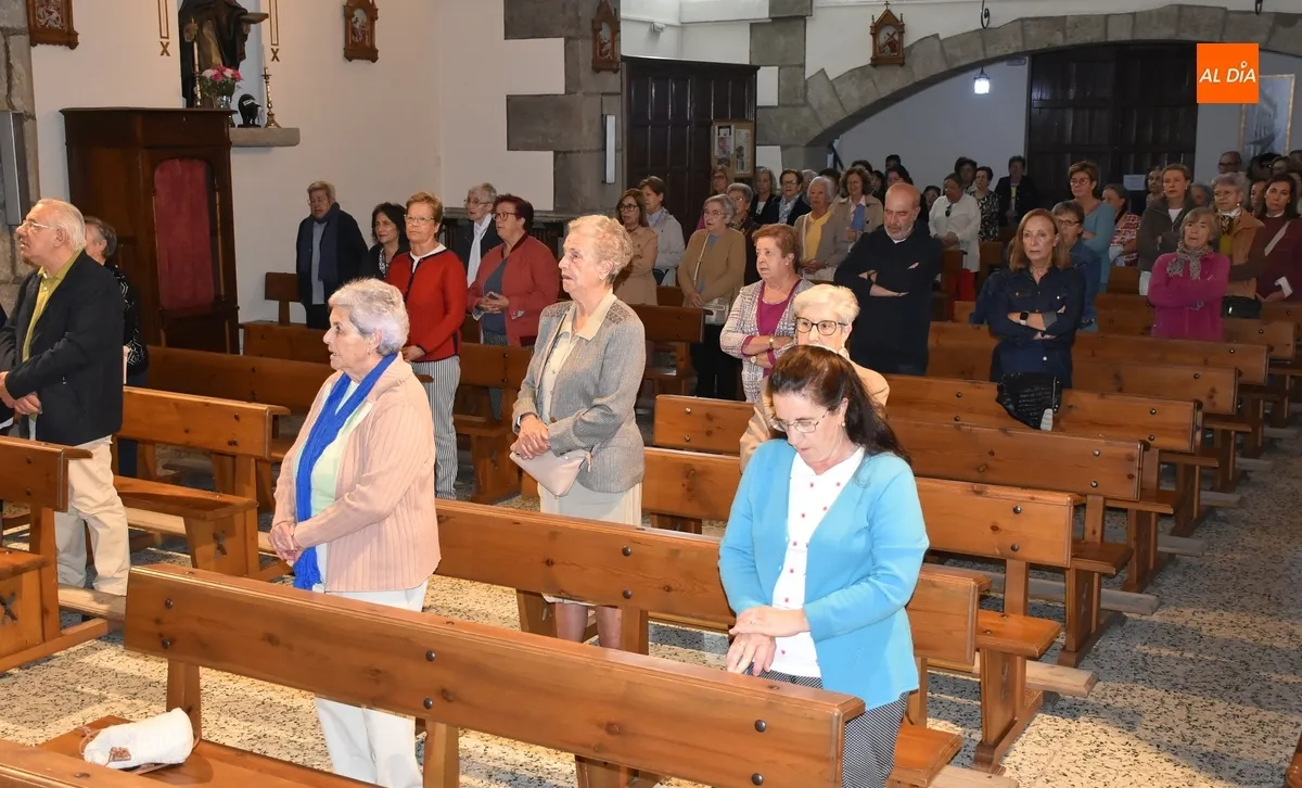 Foto 5 - Unas 80 fieles abren con el Rosario de la Aurora el d&iacute;a grande de la Virgen de la Pe&ntilde;a