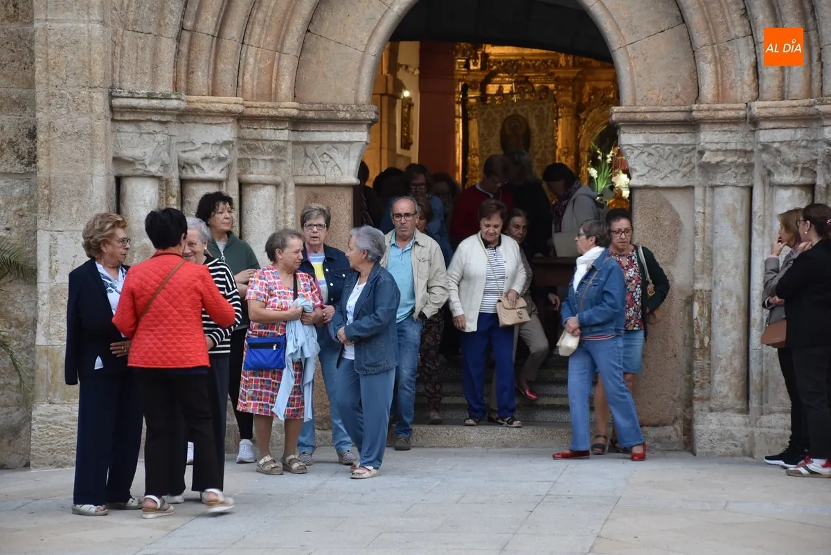 Foto 7 - Unas 80 fieles abren con el Rosario de la Aurora el d&iacute;a grande de la Virgen de la Pe&ntilde;a