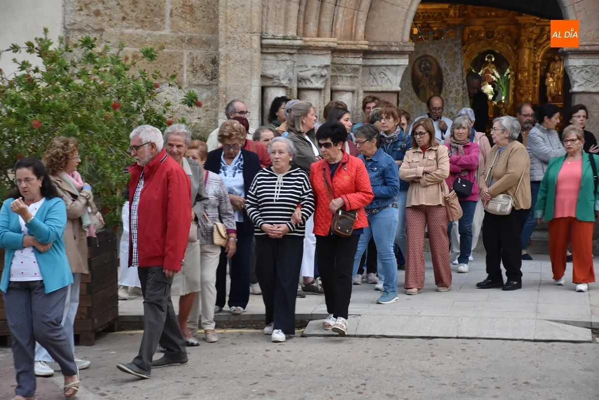 Foto 9 - Unas 80 fieles abren con el Rosario de la Aurora el d&iacute;a grande de la Virgen de la Pe&ntilde;a