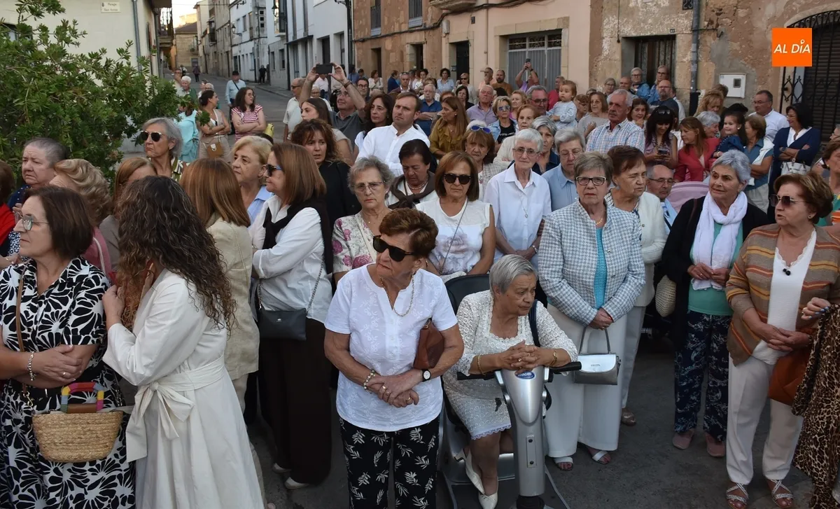 Foto 11 - La Virgen Negra de Ciudad Rodrigo recorre las calles en una &aacute;gil y multitudinaria procesi&oacute;n