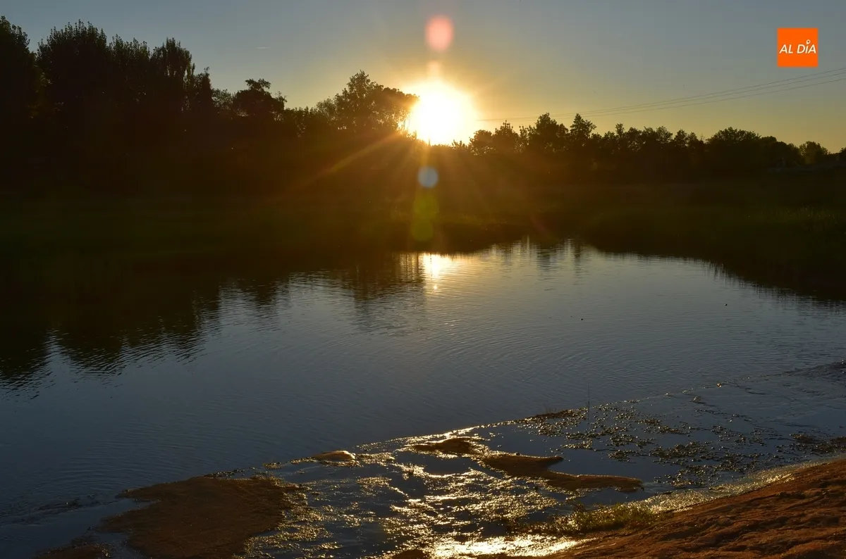 Foto 9 - El verano dice adi&oacute;s con varios mirobrigenses apur&aacute;ndolo a orillas del r&iacute;o