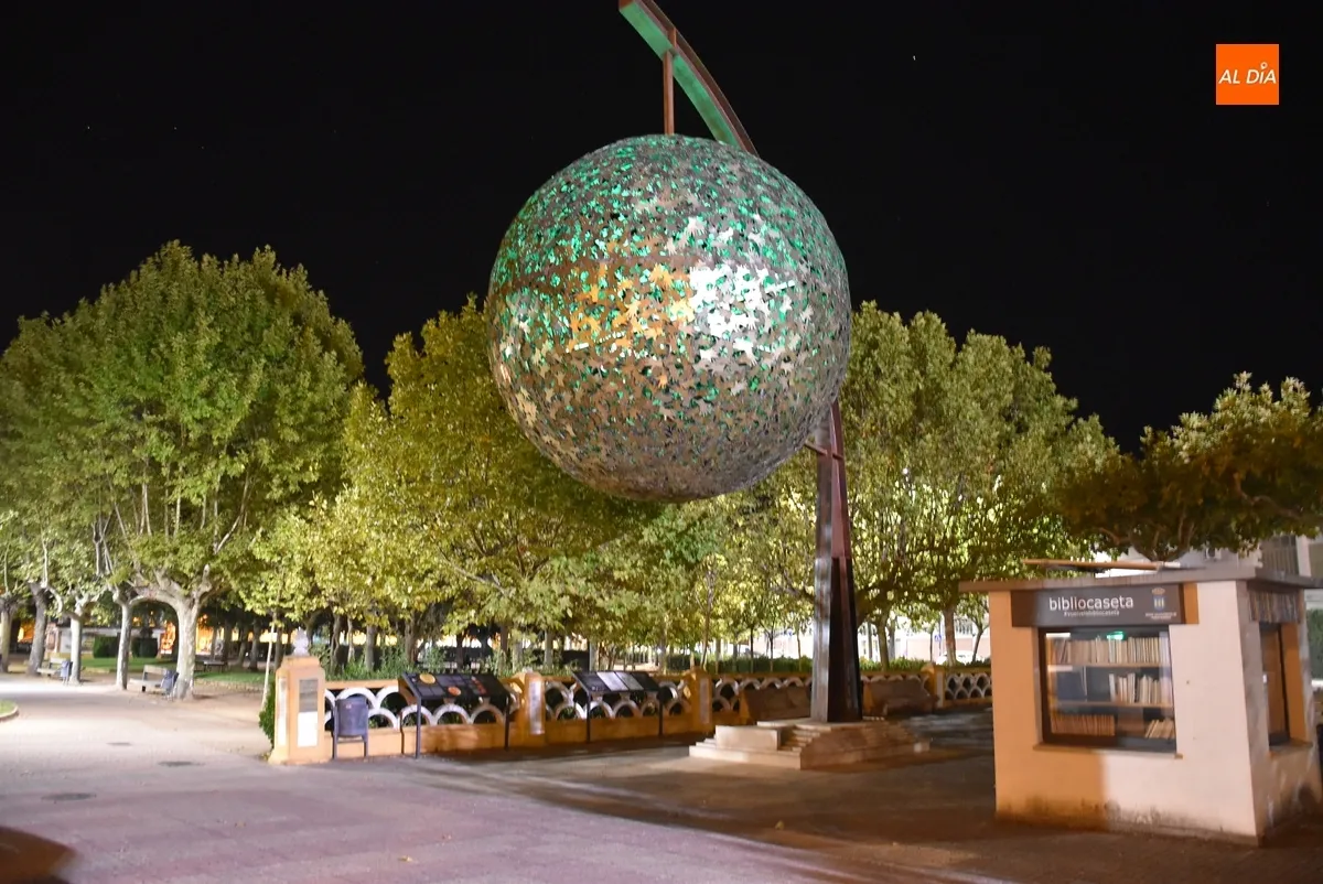 Foto 3 - Ciudad Rodrigo se ilumina de verde y azul por el D&iacute;a Mundial de la Retina
