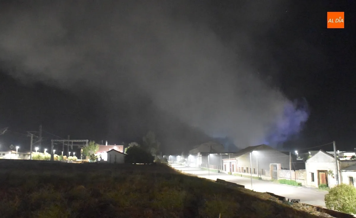 Foto 5 - Un herido en una explosi&oacute;n que dio pie a un incendio en naves de Los Chabarcones
