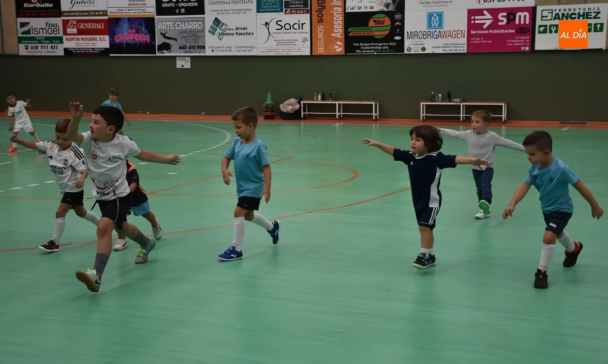 Foto 7 - El III Columnas abre una temporada m&aacute;s su Escuela de F&uacute;tbol Sala