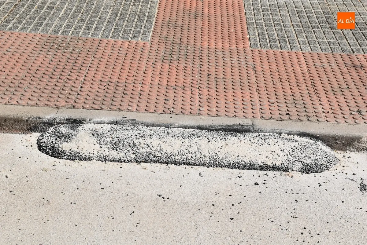 Foto 4 - Reabierta al tr&aacute;fico, con &lsquo;obst&aacute;culos&rsquo;, la calle C&aacute;rcabas