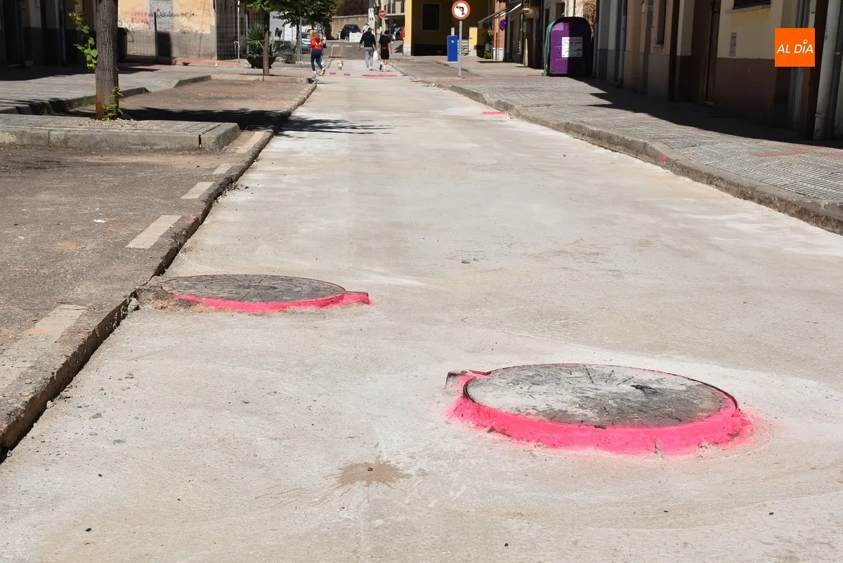 Foto 6 - Reabierta al tr&aacute;fico, con &lsquo;obst&aacute;culos&rsquo;, la calle C&aacute;rcabas