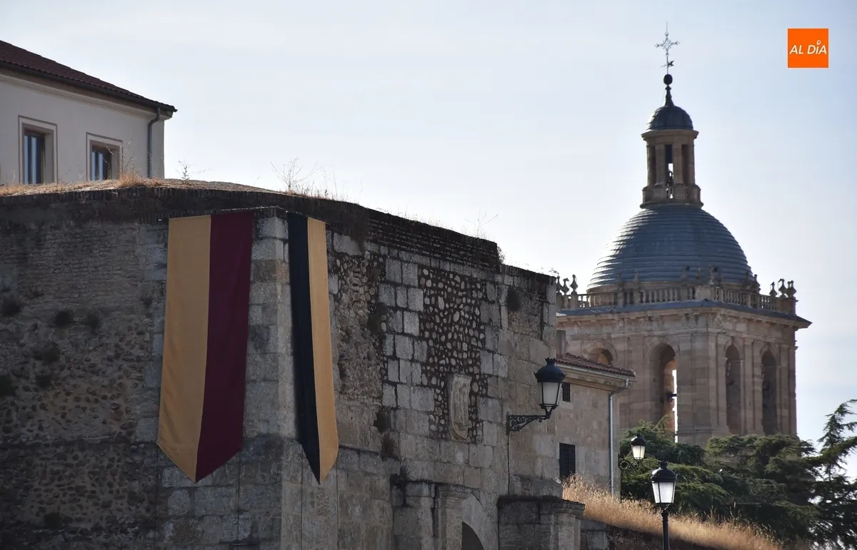 Foto 4 - Ciudad Rodrigo empieza a engalanarse para la Feria Medieval