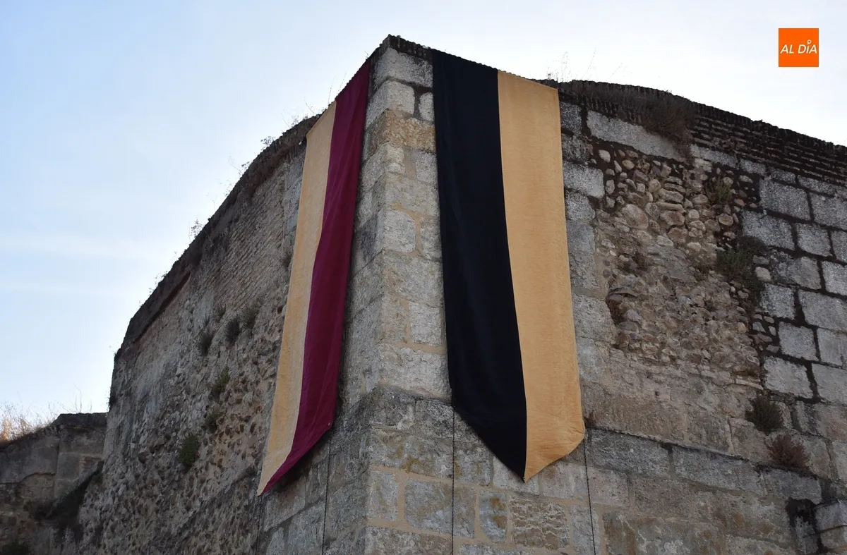 Foto 3 - Ciudad Rodrigo empieza a engalanarse para la Feria Medieval