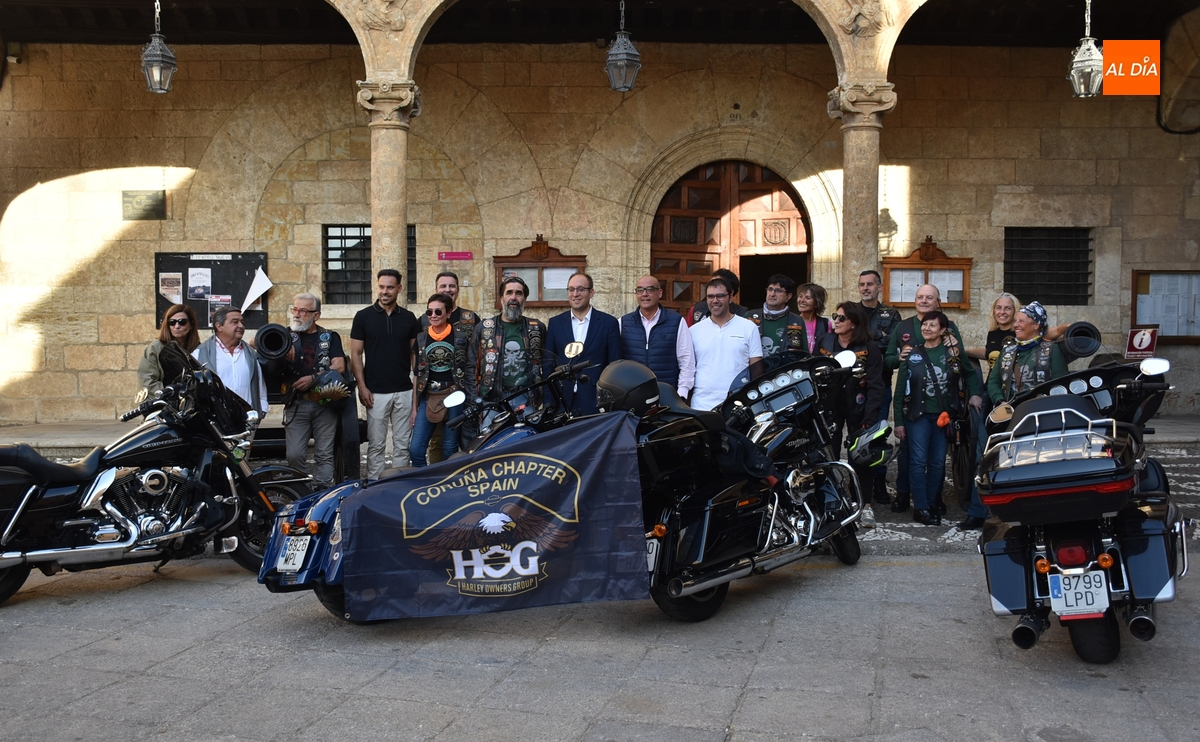 Integrantes del Coruña Chapter Spain de Harley Davidson se acercan a Ciudad Rodrigo