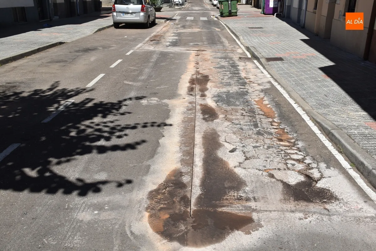 Foto 4 - En marcha la intervenci&oacute;n para reparar la calzada de la calle C&aacute;rcabas