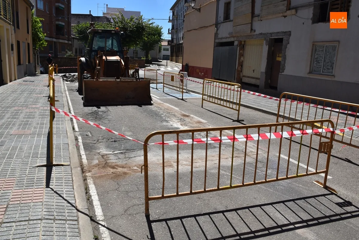 Foto 5 - En marcha la intervenci&oacute;n para reparar la calzada de la calle C&aacute;rcabas
