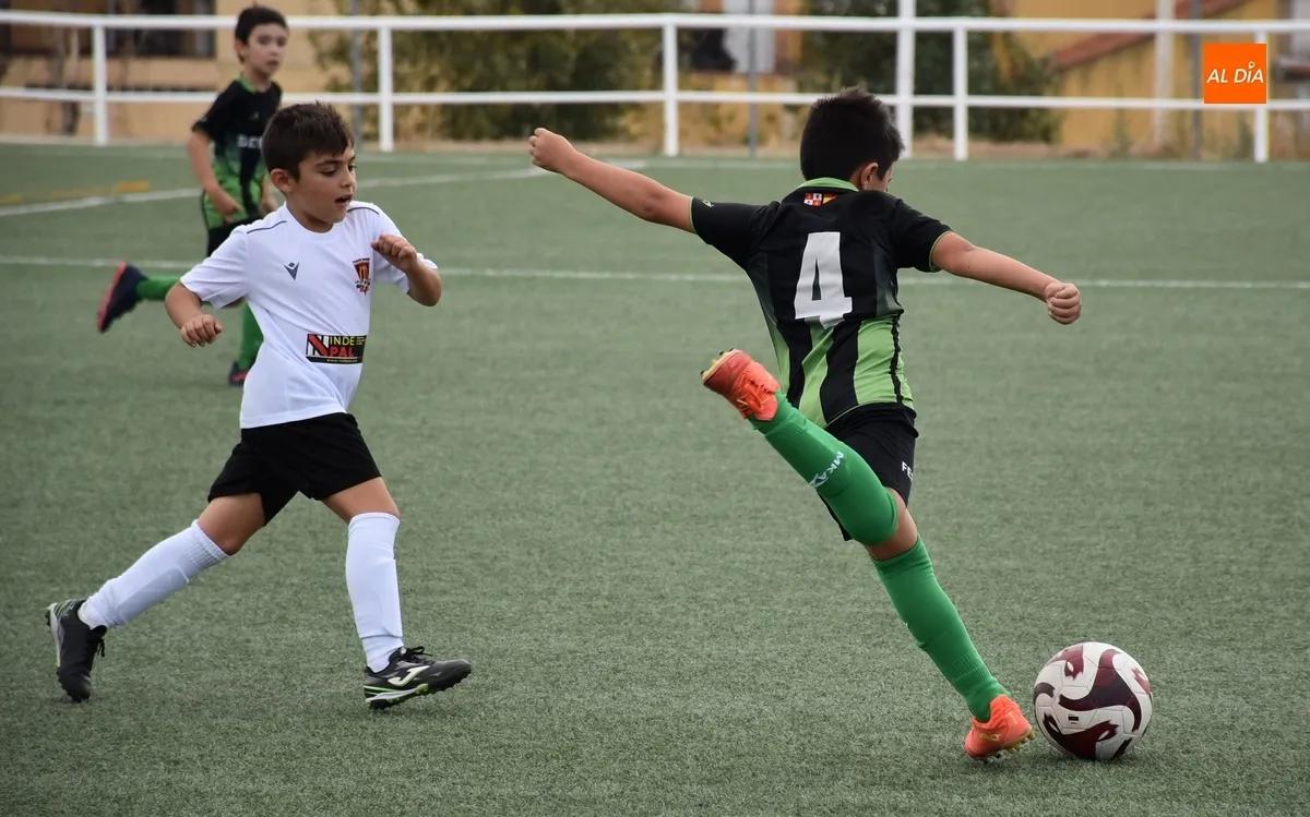 Foto 7 - #M (27-28 SEP) Doble victoria de los benjamines B y C del Ciudad Rodrigo en dos divertid&iacute;simos partidos