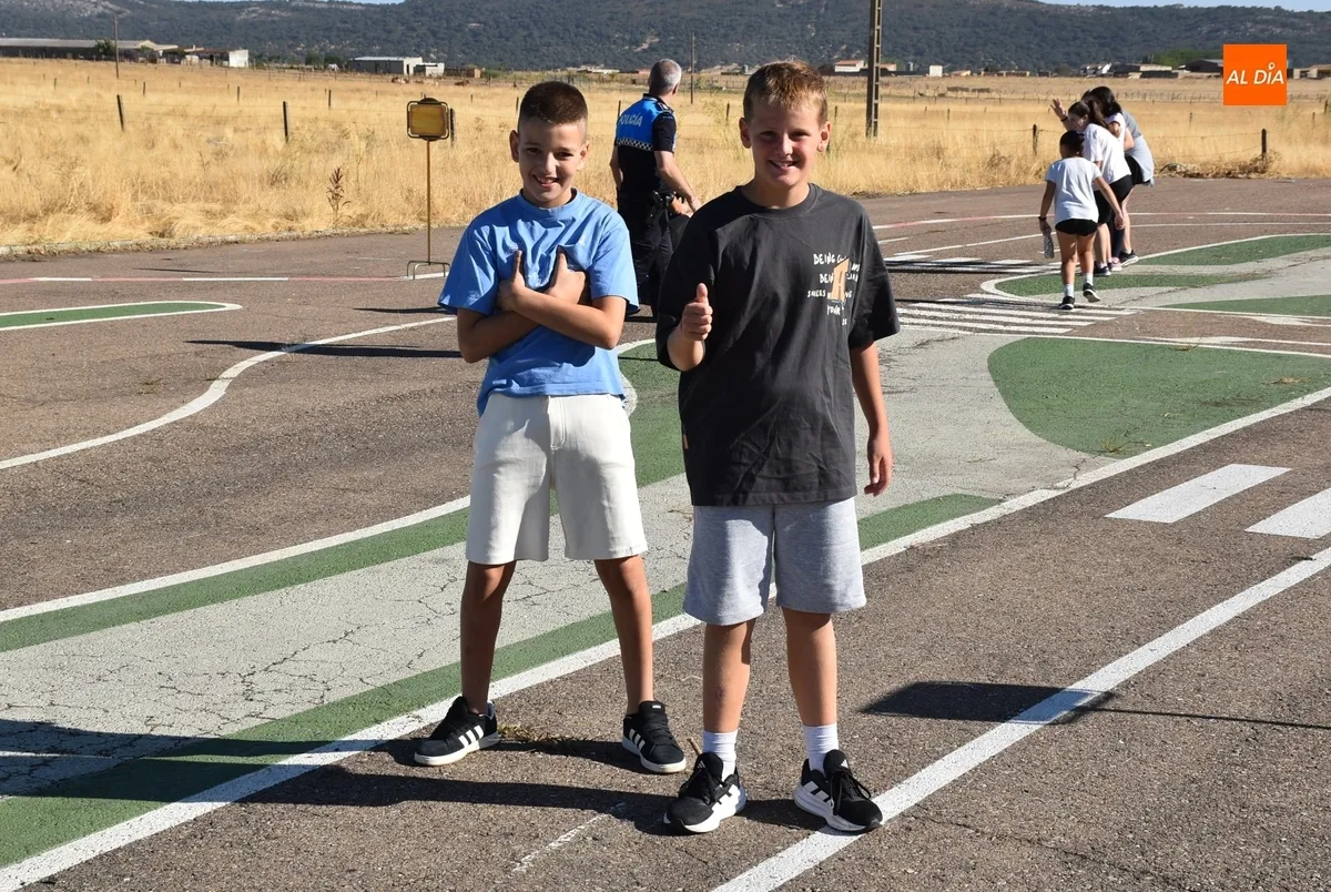 Foto 5 - Alumnos del Colegio Mir&oacute;briga se suben a karts a pedales por la Semana de la Movilidad